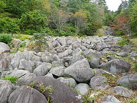 久井の岩海