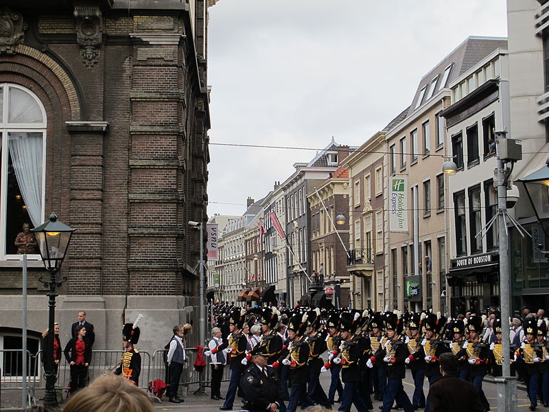 File:LG Prinsjesdag 2013 16.JPG