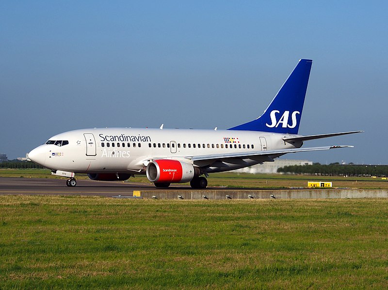 File:LN-RPB SAS Scandinavian Airlines Boeing 737-683 - cn 28294 taxiing 15july2013 pic-002.JPG