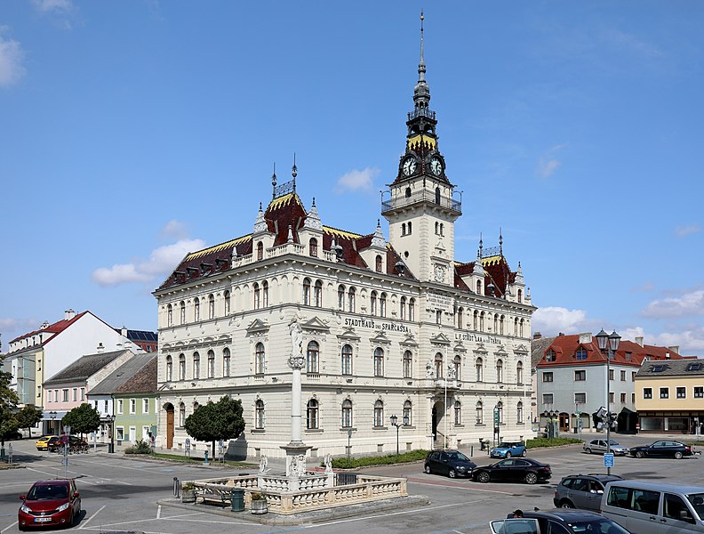 File:Laa an der Thaya - Rathaus (1).JPG