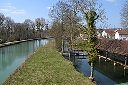 Canal de Bourgogne : Lavoir de Commissey