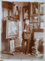 Dans son atelier en 1905.