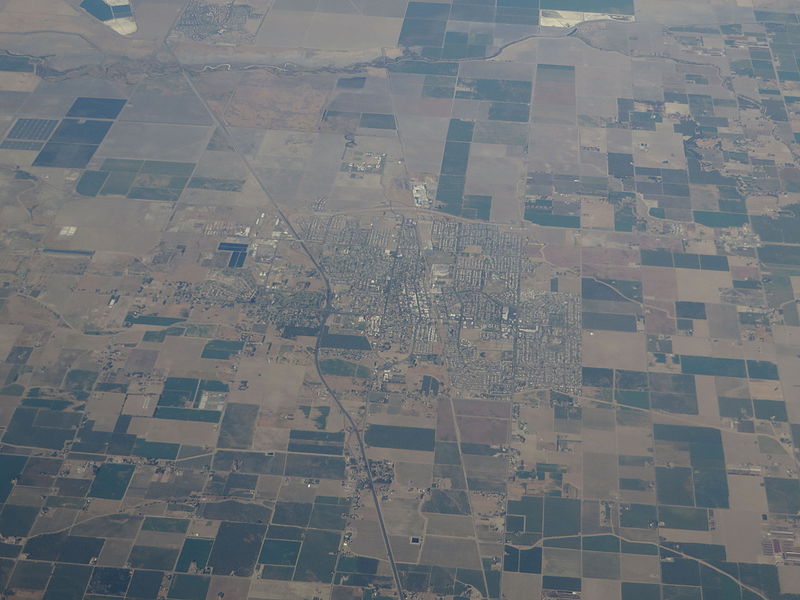 File:Lemoore, California (21556311976).jpg