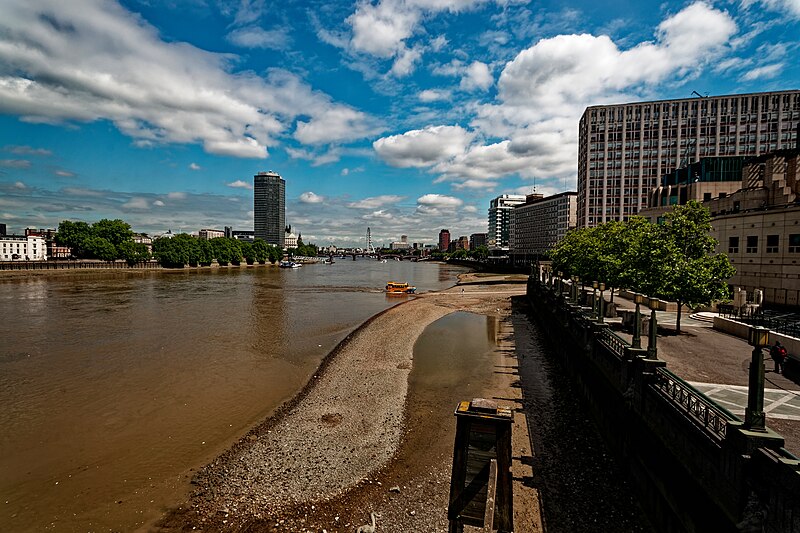 File:London - Vauxhall Bridge Road - Panorama View on river Thames, Millbank Tower, London Eye & Duck tours 02.jpg