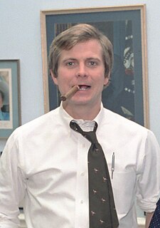 Lyn Nofziger Talking with Lee Atwater in Nofzigers Office in The White House (cropped).jpg