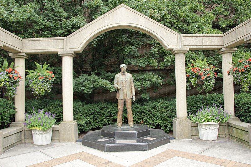 File:MSU Horticulture Gardens 29.jpg