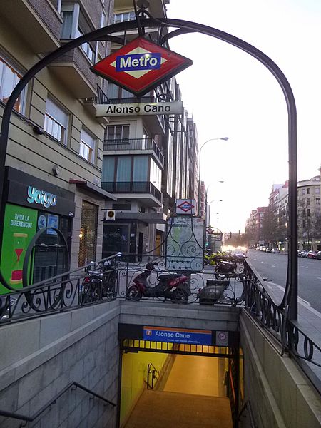 File:Madrid - Estación de Metro de Alonso Cano 2.JPG