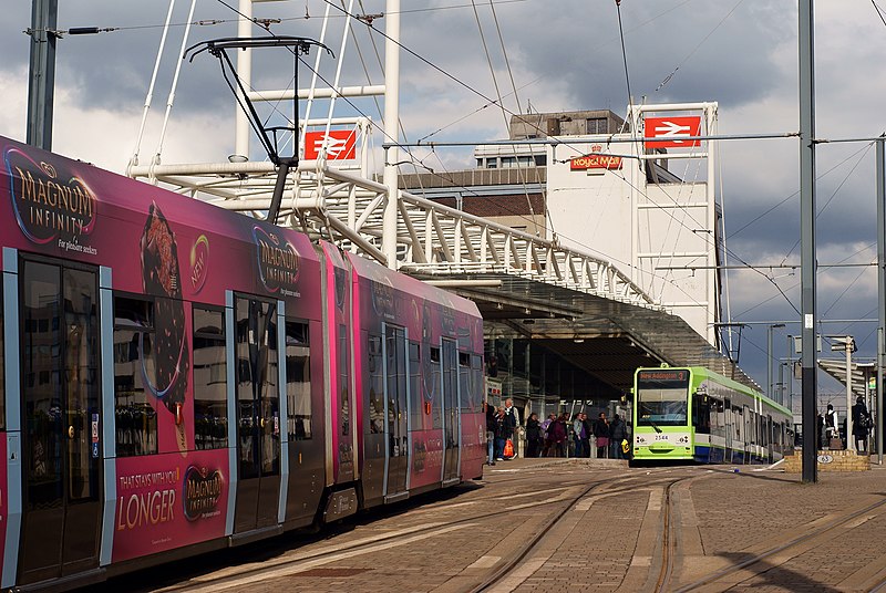 File:Magnum Infinity on Tramlink (geograph 2893528).jpg