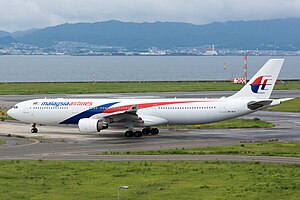 Малайзия эйрлайнс. Airbus a330-300 Малайзия Эйрлайнс. Малайзия Аирлинес. Боинг 777 300 Малайзия Эйрлайнс. Malaysia Airlines a330.