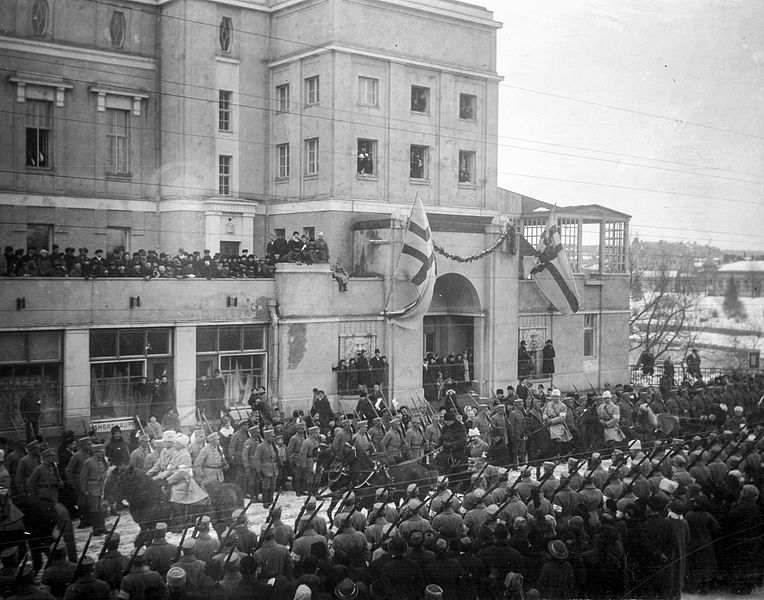 File:Mannerheim saapuu Keskustorille Tampereen valtauksen vuosipäivänä 6.4.1919 (26365984183).jpg