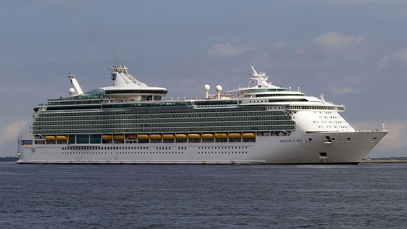 File:Mariner of the Seas at hakata port (cropped).jpg