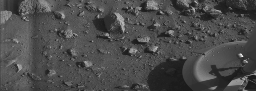 Eerste foto van Viking 1 vanaf de oppervlakte van Mars