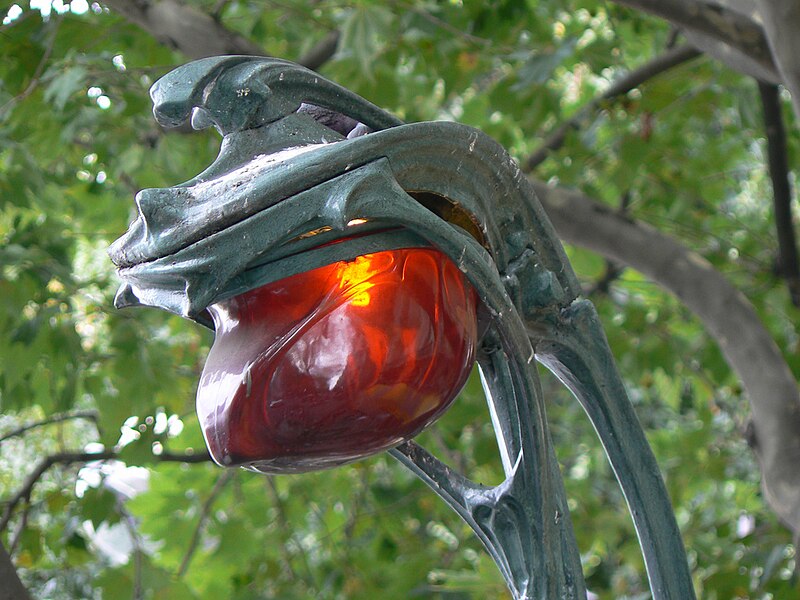 File:Metro de Paris detail entree Guimard.jpg