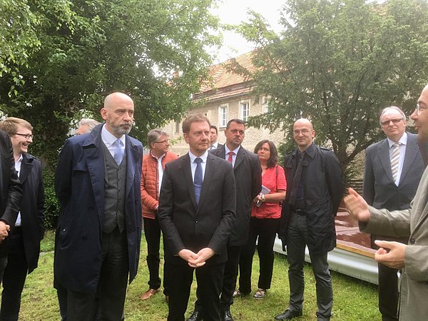 28. Mai 2019: Michael Kretschmer besucht die Schwesternhäuser Kleinwelka. Noch stellt keiner unangenehme Fragen.