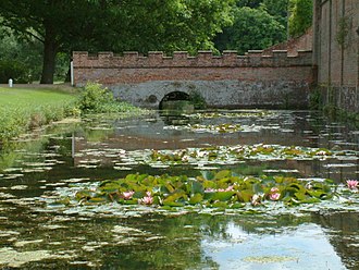 Moat, Mannington Hall - geograph.org.uk - 608592.jpg