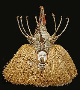 Maske der Yaka im Musée du quai Branly in Paris