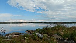 Järvinäkymä Nimisjoen niskalta luoteeseen