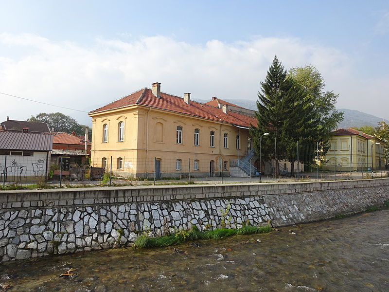 File:Niz Tetovo Stari kuki (49).JPG