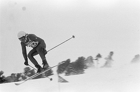 Olympische spelen, nummer 23 Teresio Vachet (It), nummer 24 Bjorne Strand (N), Bestanddeelnr 921-0661.jpg