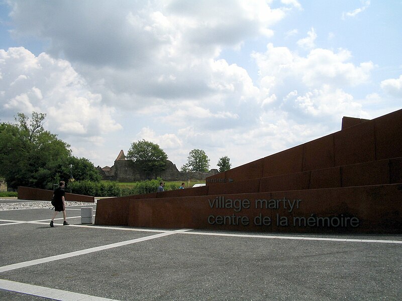 File:Oradour-sur-Glane-Entrance-1259.jpg