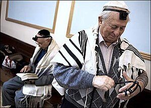 Judaísmo: Terminología: hebreos, judíos, israelitas, ¿Quién es judío?, Para los no-judíos