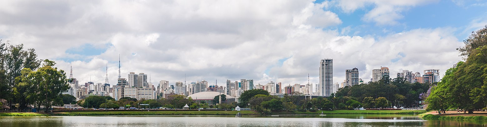 Panoramic view of Ibirapuera Park, São Paulo, Brazil.jpg