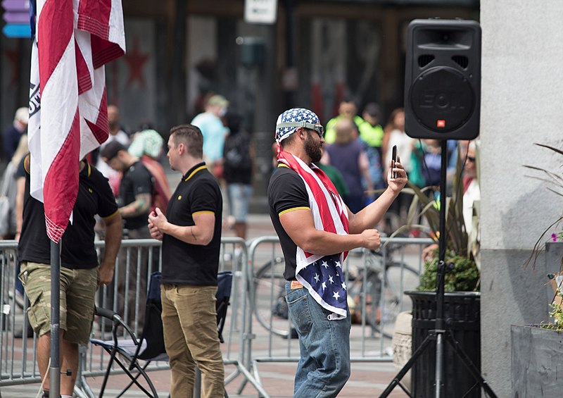 File:Patriot Prayer IMG 4630 (36415342941) cropped.jpg