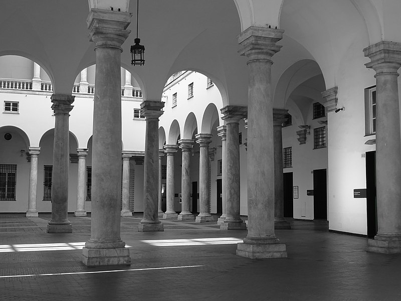 File:Porticato a Palazzo Ducale (Genova) 06.jpg