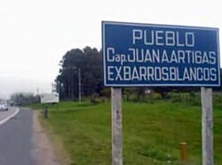 Pueblo Barros Blancos, Canelones.JPG