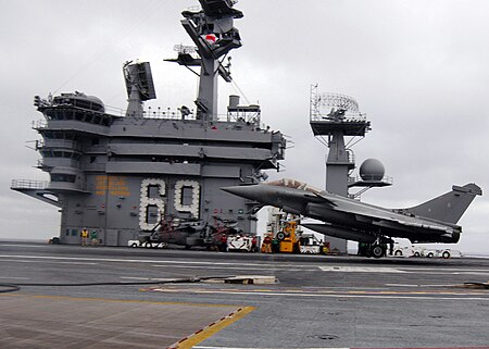 Tập_tin:Rafale_and_CVN_69.jpg