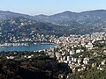 Panorama di Rapallo dalle colline di San Bernardo di Zoagli, Liguria, Italia