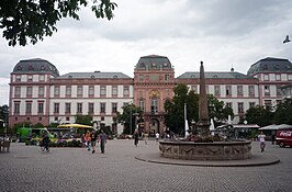 Marktplatz met het Residenzschloss van Darmstadt