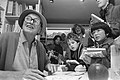 Roald Dahl signeert boeken in de Kinderboekenwinkel in Amsterdam, Bestanddeelnr 934-3367.jpg