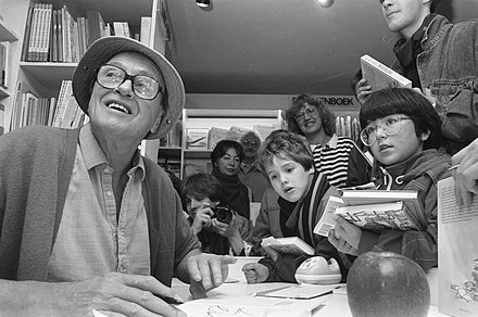 Dahl (age 72) signing books in Amsterdam, Netherlands (October 1988).
