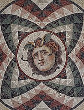 Kopf der Medusa. Römisches Mosaik aus Antiochia, 2. Jahrhundert n. Chr.