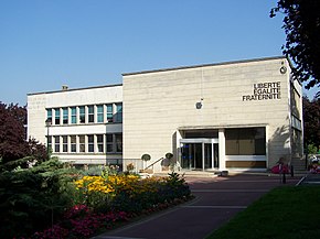 Saint-Cyr-l'École Mairie.JPG