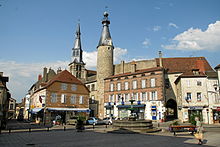 File:Saint-pourcain-place.JPG