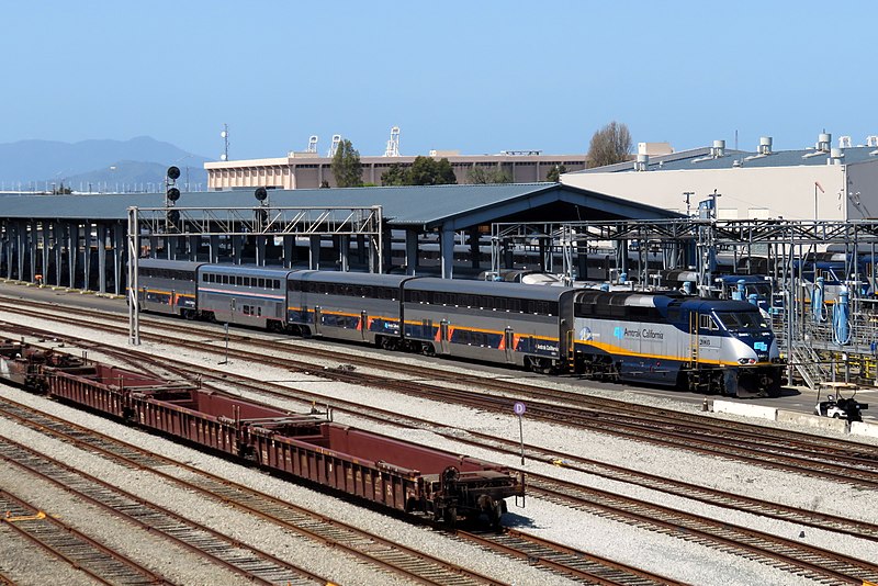 File:San Joaquins set at Oakland Maintenance Facility, April 2018.JPG