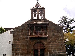 Real Santuariu Insular de La nuesa Señora de les Nieves, santuariu marianu consagráu a la Virxe de les Nieves (Patrona de La Palma). El templu asítiase en Santa Cruz de La Palma.