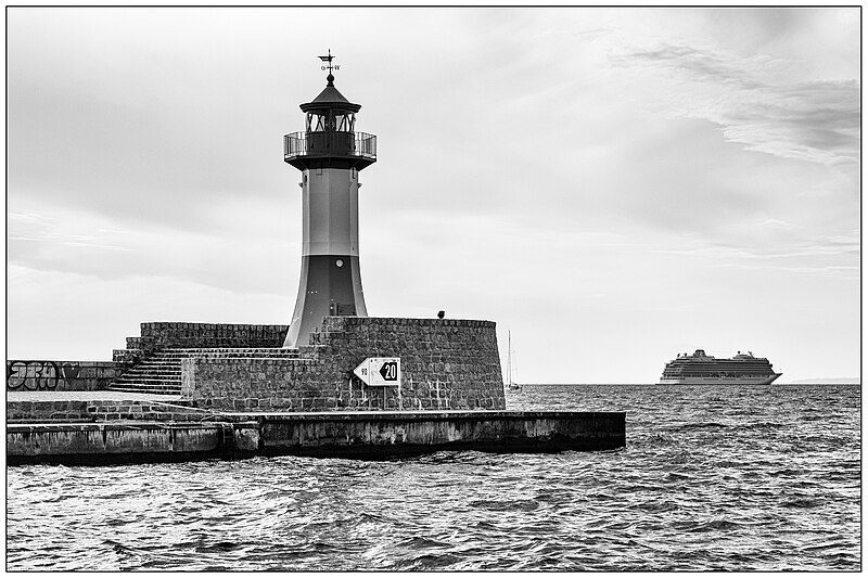 File:Sassnitz, Lighthouse (50516285353).jpg