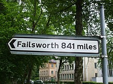 Wegweiser zur ehemaligen Partnerstadt Failsworth (bis 2008) am Mutterturm