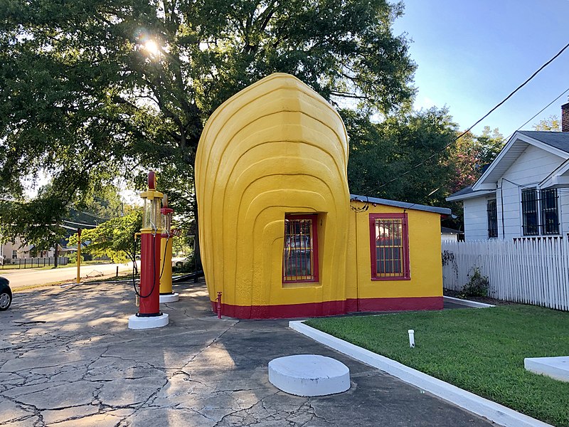 File:Shell-Shaped Shell Service Station, Waughtown, Winston-Salem, NC (49036350896).jpg