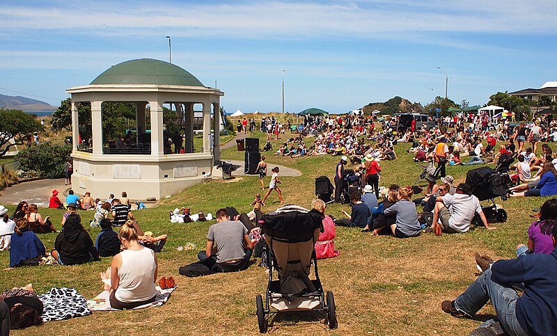 File:Shorland Park and band rotunda 2012.jpg