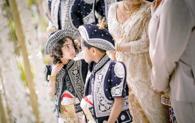 Sinhalese children in folk costume