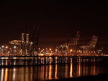 The container port at night Southampton docks at night 4 seconds.JPG