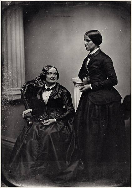 File:Southworth and Hawes - Charlotte Saunders Cushman und unbekannte Frau (Zeno Fotografie).jpg