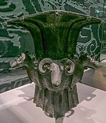 Zun s četiri ovnovske glave na kutovima, 11.-10. stoljeće pr. Kr.