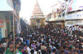 Брахмотсавам: фестивальная процессия с Вишну и Лакшми в колеснице