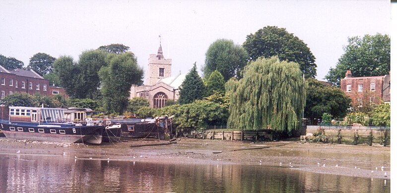 File:St Nicolas, Cheswick (Thames River).jpg