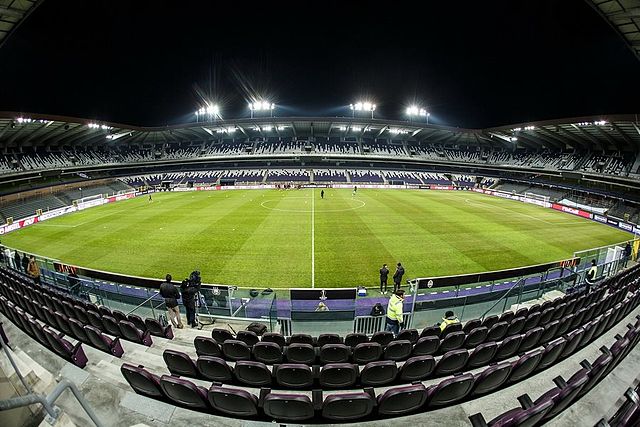 RSC Anderlecht Has a 21K seater stadium while, RSC Anderlecht Futures has a  50K seater stadium. - [Belgium] Data Issues - Sports Interactive Community